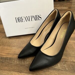 Dream Paris Black Pointed Heels